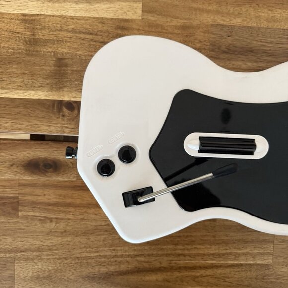 Guitar Hero Guitar Playstation 2 PS2 Wireless White No Dongle 95025 Not Tested - Picture 3 of 16